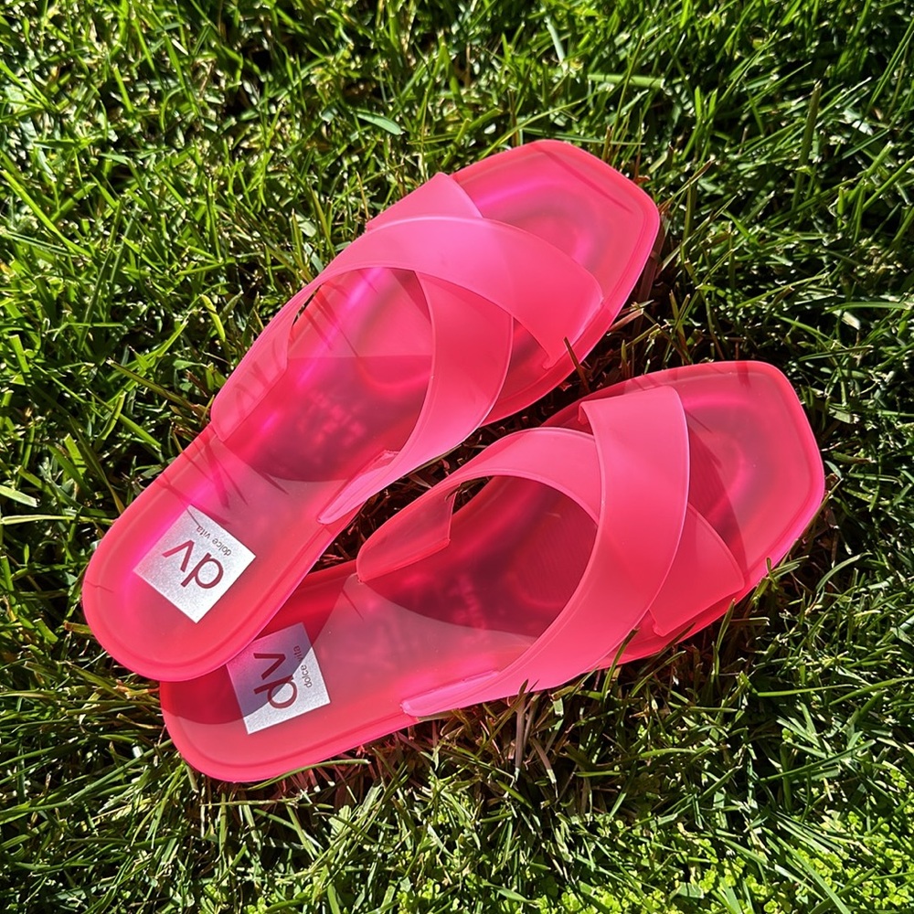 💖🩴 Dolce Vita Translucent Sandal Fuschia Pink Size 7, Pool Perfect